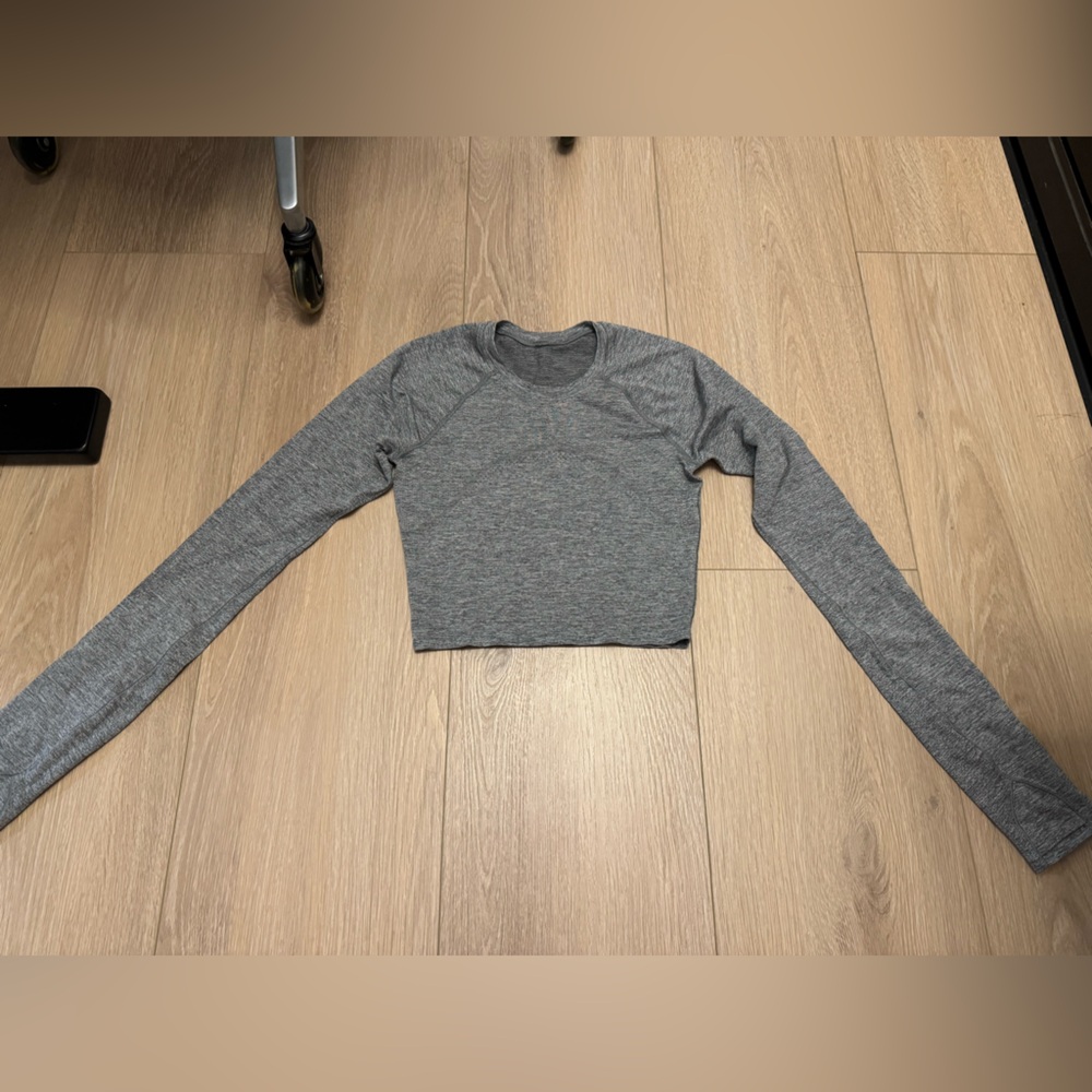 Lululemon Gray Long Sleeve Top